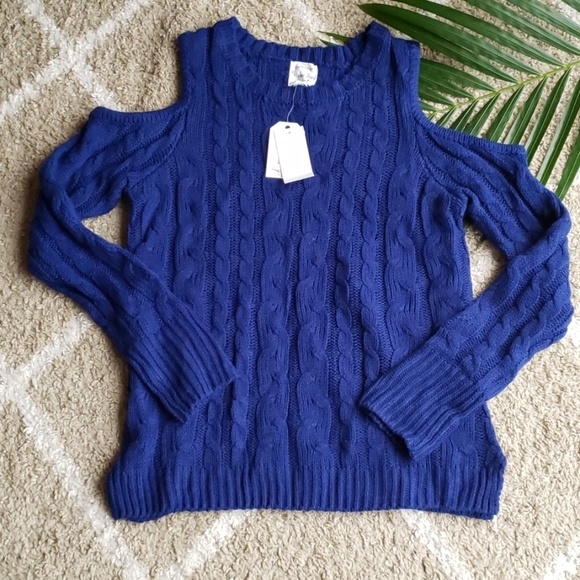 HIPPIE ROSE Cold Shoulder cable Knit Sweater - Picture 3 of 8